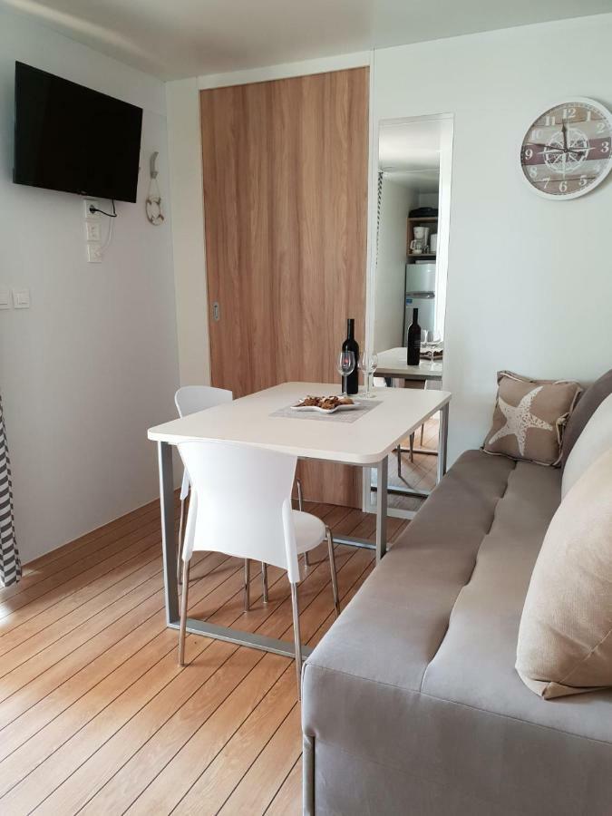 Seahorse Mobile Home, Soline Biograd Биоград на Мору Екстериор снимка